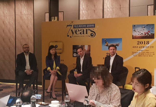 ▲ (왼쪽부터) 제임스 마샬 익스피디아그룹 항공부문 부사장, 캐더린 소 익스피디아 동북아시아 지역 총괄, 애론 프라이스 글로벌 마케팅 부문 수석부사장, 가브리엘 가르시아 글로벌 모바일 마케팅 디렉터가 14일 한국진출 7주년 기자간담회에 참석했다. ⓒ뉴데일리경제