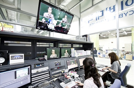 ▲ 교육 콘텐츠 제작과 관련해 한 사이버대 스튜디오에서 강좌 녹화가 진행되고 있다. ⓒ뉴데일리DB