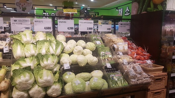 ▲ 지난 14일 서울의 한 대형마트 채소 코너ⓒ김보라 기자