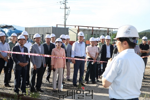 ▲ 대한지질학회(정부 정밀조사단) 주관으로 지난 14일 열린 지열발전소 현장점검 장면.ⓒ뉴데일리