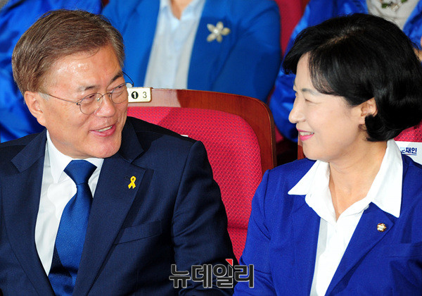 ▲ 문재인 대통령과 추미애 더불어민주당 대표. ⓒ뉴데일리 DB