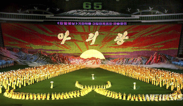 ▲ 북한이 8월부터 9월 초까지 외국인들에게 입국비자 발급을 해주지 않고 있다. 그러나 이미 입국비자를 받은 외국인의 관광은 허용 중이라고 한다. 사진은 北집단체조 공연 '아리랑'. ⓒ뉴시스. 무단전재 및 재배포 금지.