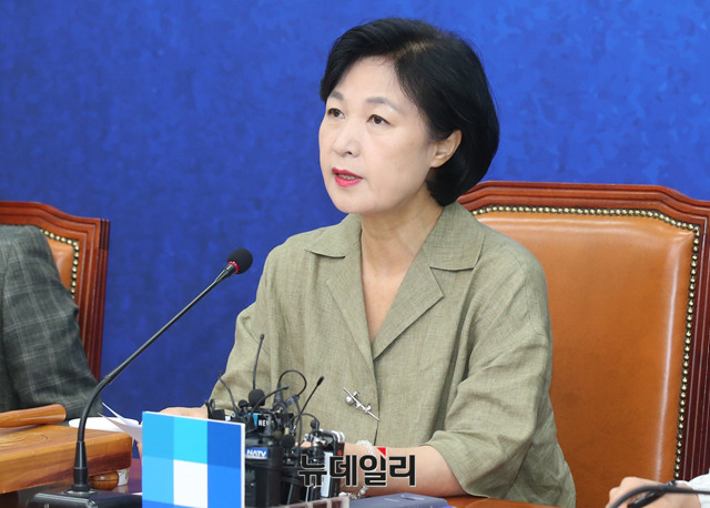 ▲ 추미애 더불어민주당 대표가 3일 오전 국회에서 열린 최고위원회의에서 모두발언을 하고 있다. ⓒ뉴데일리 이종현 기자