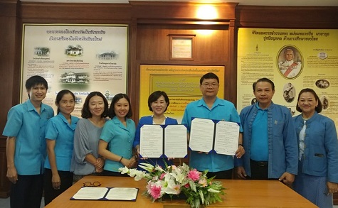 ▲ 지난 16일 태국 왓타노타이파얍학교에서 MOU를 체결한 사이버한국외국어대, 태국북부지역한국어교육센터 관계자 등이 기념사진을 촬영하고 있다. ⓒ사이버한국외대