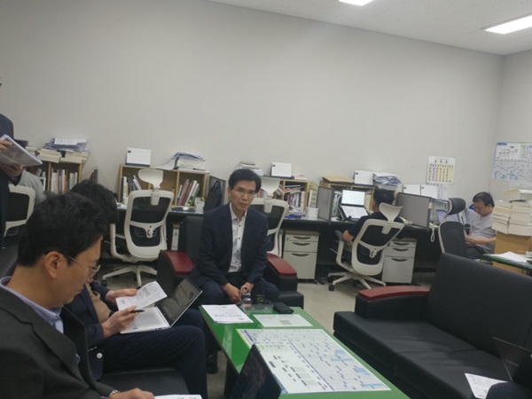 ▲ 안석영 2019 충주세계무예마스터십 조직위원회 사무총장이 21일 충북도청 기자실에서 인도네시아 방문 결과를 설명하고 있다.ⓒ충북도