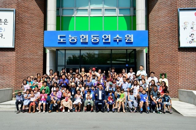 ▲ 경북농협은 경기도 고양시에 위치한 도농연수원에서 농림축산식품부 지원으로 다문화가족 80여명을 대상으로 ‘다문화가족 농촌정착지원과정’ 9기 교육을 실시했다.ⓒ경북농협