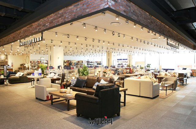 ▲ 'WSI 아울렛 스토어 김포점' 매장 전경. ⓒ현대리바트