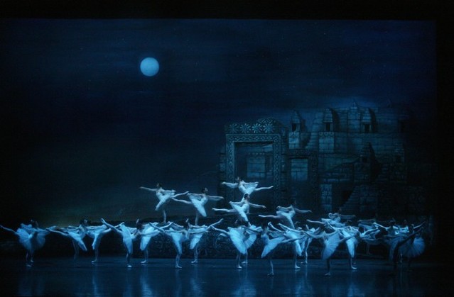 ▲ 발레 '라 바야데르의 '망령들의 왕국' 공연 장면.ⓒ유니버설발레단