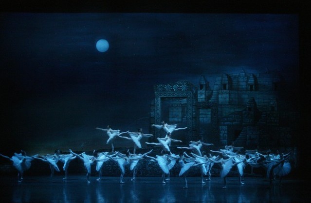 ▲ 발레 '라 바야데르의 '망령들의 왕국' 공연 장면.ⓒ유니버설발레단
