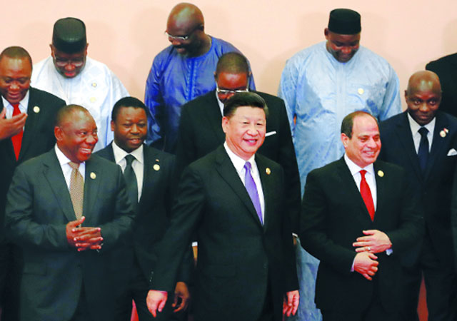 ▲ 지난 3일 中베이징 인민대회당에 모인 시진핑 中국가주석과 아프리카 국가 정상들. ⓒ뉴시스 AP. 무단전재 및 재배포 금지.