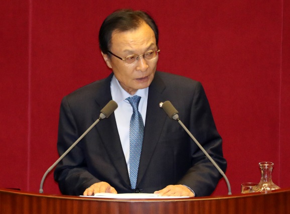 ▲ 이해찬 더불어민주당 대표가 4일 서울 여의도 국회 본회의장에서 국정에 관한 교섭단체 대표연설을 하고 있다.ⓒ이해찬 민주당 대표실