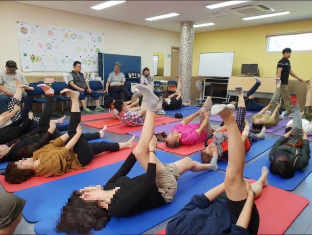 ▲ 포항체력인증센터가 5일 북구보건소를 방문해 중독환자를 대상으로 체력증진교실을 운영하고있다.ⓒ포항시시설관리공단