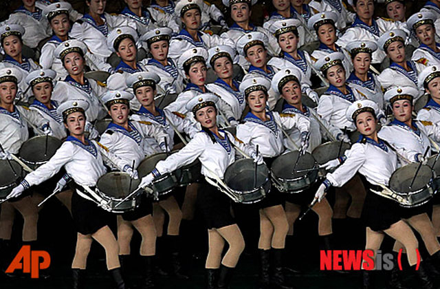 ▲ 2013년 7월 22일 촬영된 北아리랑 축전 당시 집단체조. ⓒ뉴시스 AP. 무단전재 및 재배포 금지.