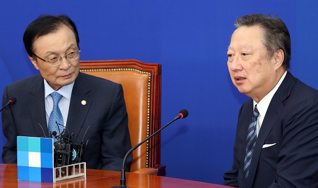 ▲ 6일 오후 서울 여의도 국회에서 더불어민주당 이해찬 대표와 대한상공회의소 박용만 회장이 간담회를 갖고 있다. ⓒ뉴시스