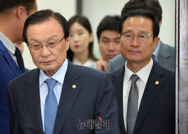 ▲ 더불어민주당 이해찬 대표와 홍영표 원내대표. ⓒ뉴데일리 공준표 기자