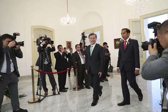 ▲ 문재인 대통령(왼쪽)과 조코위도도 인도네시아 대통령(오른쪽). ⓒ청와대 제공