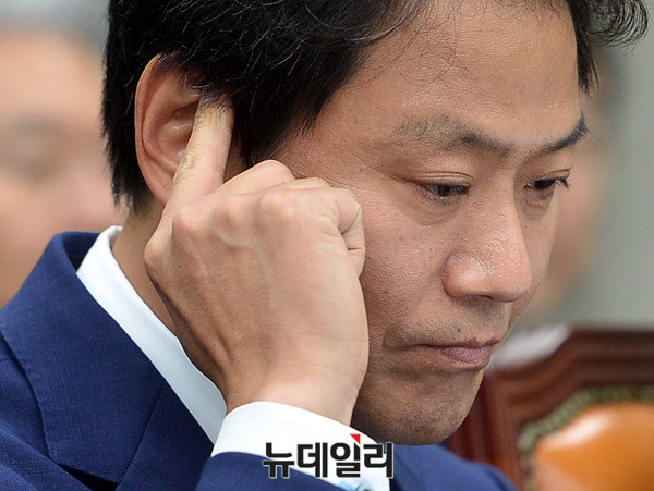 ▲ 임종석 대통령비서실장이 생각에 잠긴 모습. ⓒ공준표 기자