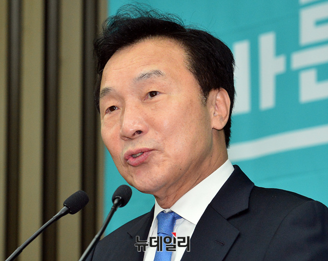 ▲ 손학규 바른미래당 대표가 11일 오전 국회에서 열린 의원총회에 참석해 모두발언 하고 있다. ⓒ뉴데일리 공준표 기자