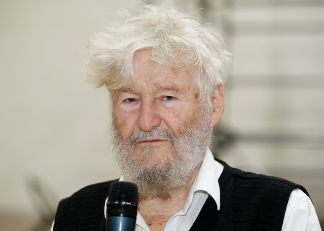 ▲ '니벨룽의 반지-라인의 황금' 프레스 리허설에서 작품 설명을 하고 있는 아힘 프라이어 오페라 연출가.ⓒ연합뉴스