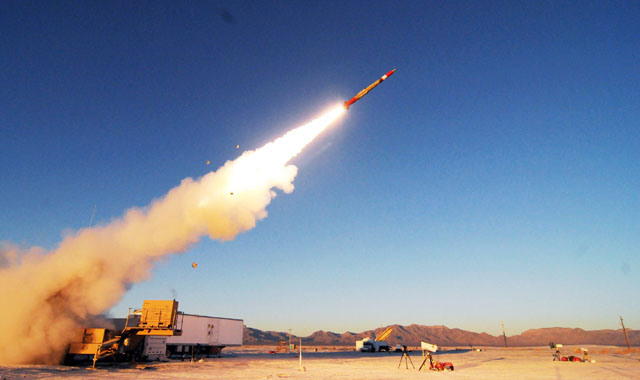 ▲ 패트리어트 PAC-3 MSE 시험사격 장면. 제한적인 탄도미사일 요격이 가능한 것으로 알려져 있다. ⓒ美육군 공개사진.