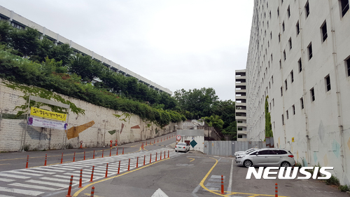 ▲ 광주 D여고(사진 왼쪽). ⓒ뉴시스