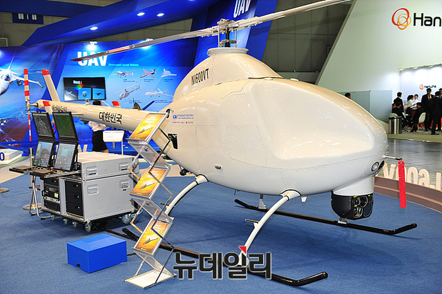 ▲ 2018 대한민국방위산업전(DX KOREA 2018) 참가한 드론봇 전추 체계ⓒ뉴데일리 오세진