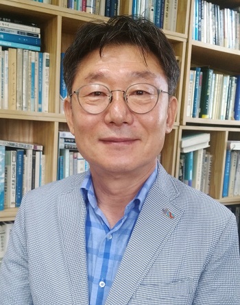 ▲ 충남연구원 제10대 원장에 취임한 윤황 선문대학교 교수.ⓒ충남도