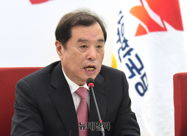 ▲ 자유한국당 김병준 비상대책위원장. ⓒ뉴데일리 이종현 기자