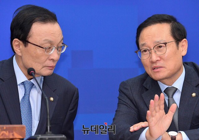 ▲ 더불어민주당 이해찬 대표와 홍영표 원내대표. ⓒ뉴데일리 공준표 기자