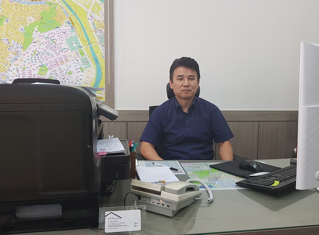 ▲ 김학력 조은 공인중개사무소 대표. ⓒ송학주 기자