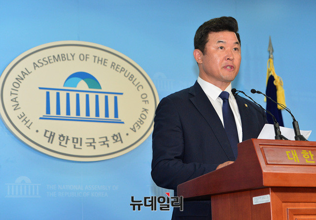 ▲ 자유한국당 윤영석 수석대변인. ⓒ뉴데일리 공준표 기자