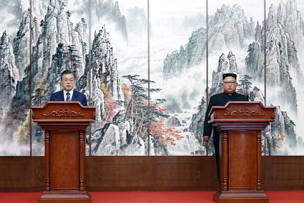 ▲ 문재인 대통령과 북한 김정은이 19일 9월 평양공동선언을 발표하고 있다. ⓒ평양사진공동취재단