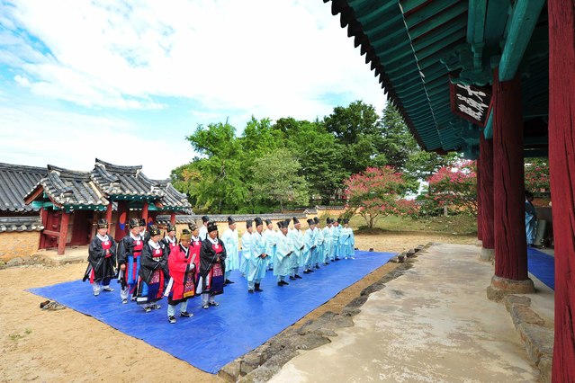 ▲ 군위향교는 28일 김영만 군위군수, 이범영 전교, 유림 등이 참석한 가운데 석전대제를 봉행했다.ⓒ군위군