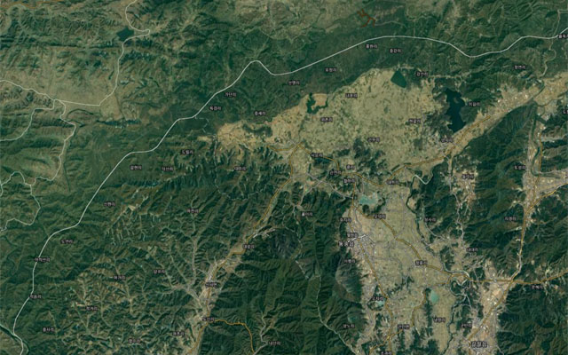 10월 1일부터 지뢰제거 작업을 실시할 DMZ 일대. 중앙 남서쪽 대마리가 '화살머리 고지'가 있는 곳이다. ⓒ구글 맵 화면캡쳐.