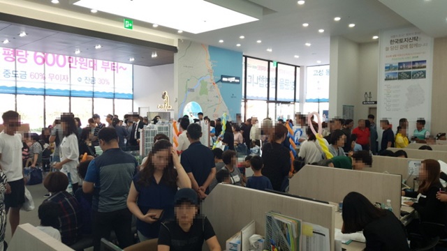 ▲ 자료사진. 한국토지신탁이 지난달 선보인 '고성봉포 코아루 오션비치' 견본주택 내. ⓒ한국토지신탁