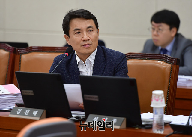 ▲ 자유한국당 김진태 의원. ⓒ뉴데일리 정상윤 기자