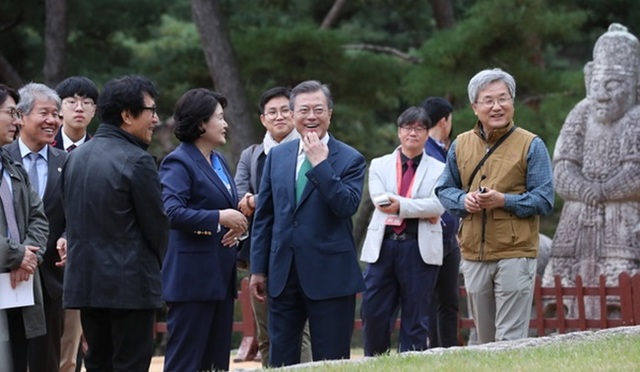 ▲ 문재인 대통령이 한글날을 맞아 9일 경기도 여주시 영릉(세종대왕)을 방문한 모습.ⓒ뉴시스 DB