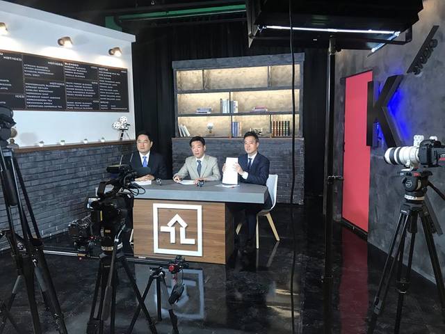 ▲ 강용석 가로세로연구소 소장과 김세의 대표, 박상후 전 MBC 시사제작국 부장이 9월 10일 스튜디오에서 녹화를 하고 있다. ⓒ가로세로연구소