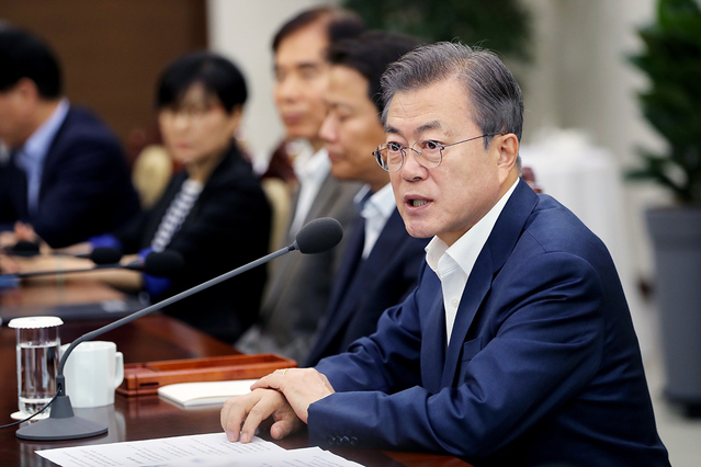 ▲ 문재인 대통령이 10일 수석보좌관회의에서 발언하고 있다. ⓒ청와대 제공