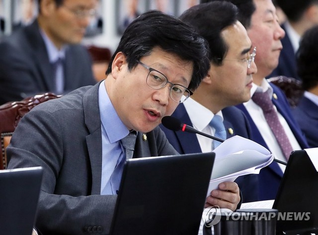 ▲ 안호형 더불어민주당 안호영 의원이 지난 10일 세종시 정부세종청사에서 열린 국회 국토교통위원회 국정감사에서 질의하고 있다.ⓒ연합뉴스