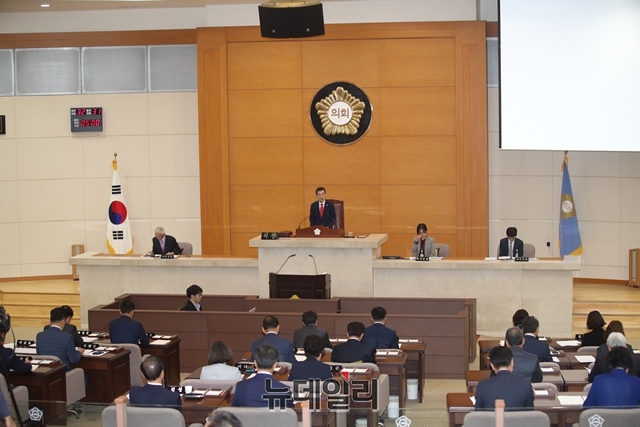 ▲ 서재원 포항시의회의장이 11일 제1차 정례회 개회식에서 개회사를 하고 있다.ⓒ뉴데일리