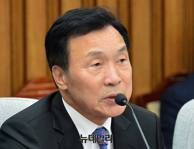 ▲ 손학규 바른미래당 대표가 8일 오후 국회에서 열린 바른미래당 의원 워크숍에 참석해 모두발언 하고 있다. ⓒ뉴데일리 공준표 기자