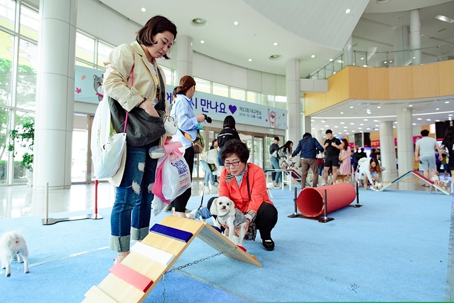 ▲ 이번 전시회는 참관객 이벤트는 물론 다양한 경품 행사도 마련했다.ⓒ엑스코