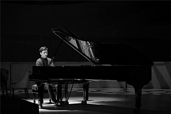 ▲ 피아니스트 김정원.ⓒ롯데콘서트홀
