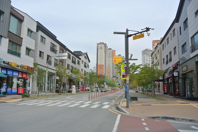 ▲ 자료사진. 동탄2신도시 '반도유보라 아이비파크 2.0' 인근 상업시설. 동탄2신도시는 대표적인 가치투자의 성공 사례 지역으로 꼽힌다. ⓒ뉴데일리경제 DB