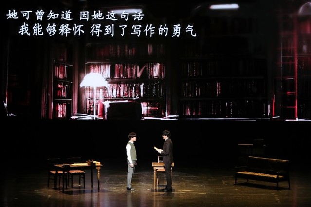 ▲ '2018 K-뮤지컬 로드쇼'에서 쇼케이스 중인 뮤지컬 '팬레터'의 배우 문태유와 김수용.ⓒ라이브