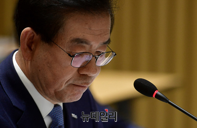 ▲ 18일 서울시청에서 국회 행정안전위원회의 서울시 국정감사가 진행됐다. 박원순 서울시장이 질의에 답하는 모습.ⓒ뉴데일리 정상윤 기자