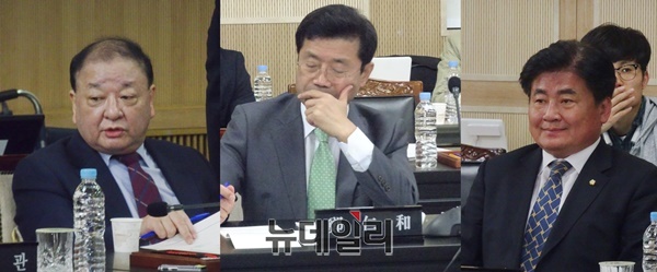 ▲ 23일 충북도청에서 열린 충북도에 대한 국정감사에서 강창일(민주당·제주시갑)·정인화(민주·전남 광양곡성구례)·소병훈(민주당·경기 광주시갑·)의원이 이시종 충북도지사에게 질의를 하고 있다사진 왼쪽부터).ⓒ박근주 기자