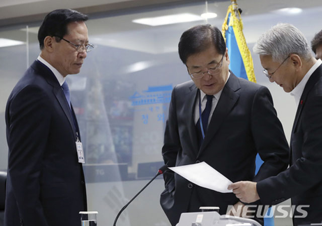 ▲ 2017년 11월 29일 국가안보회의(NSC) 상임위원회 회의에 참석한 송영무 국방장관, 정의용 국가안보실장, 이상철 국가안보실 제1차장. ⓒ뉴시스. 무단전재 및 재배포 금지.