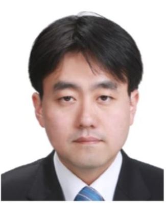 ▲ 새로운 핫엠보싱 공정을 개발한 DGIST 로봇공학전공 윤동원 교수.ⓒDGIST